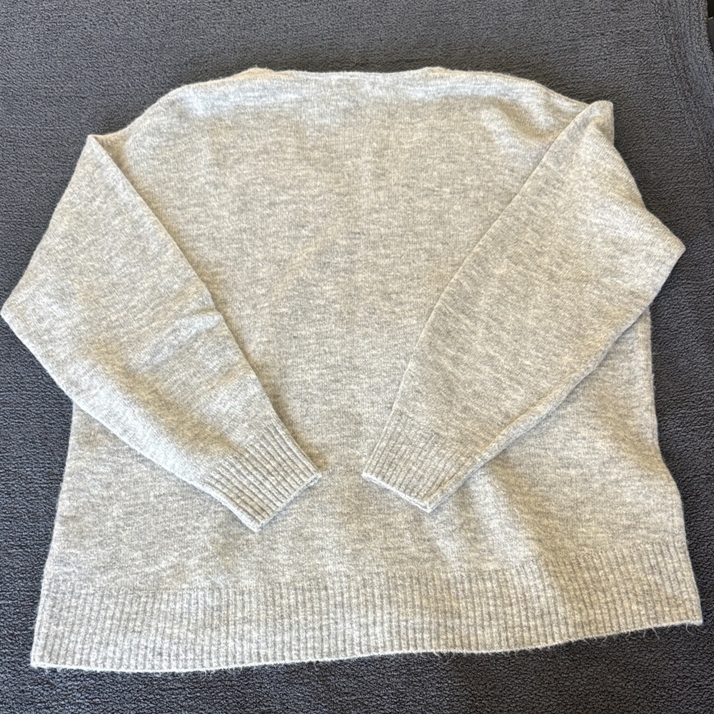 H&M Heather Gray Women's Oversized V-Neck Sweater - Picture 3 of 4